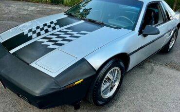 Pontiac-Fiero-1986-Coupe-18
