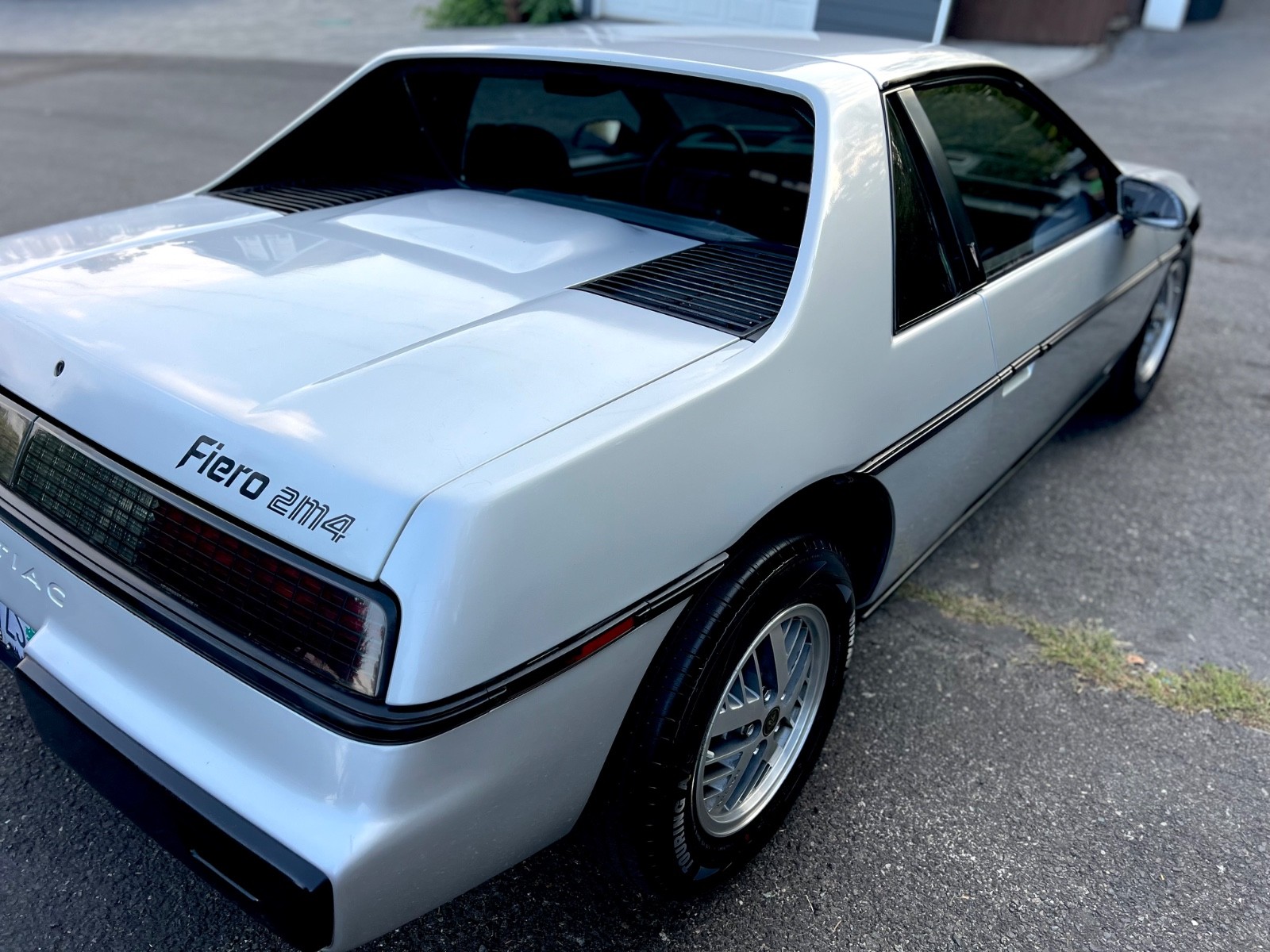 Pontiac-Fiero-1986-Coupe-19
