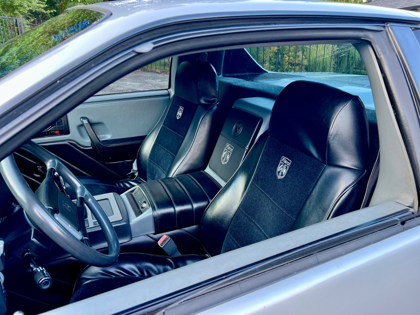 Pontiac-Fiero-1986-Coupe-4