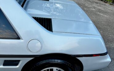 Pontiac-Fiero-1986-Coupe-5