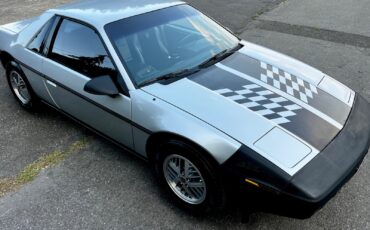 Pontiac-Fiero-1986-Coupe-6