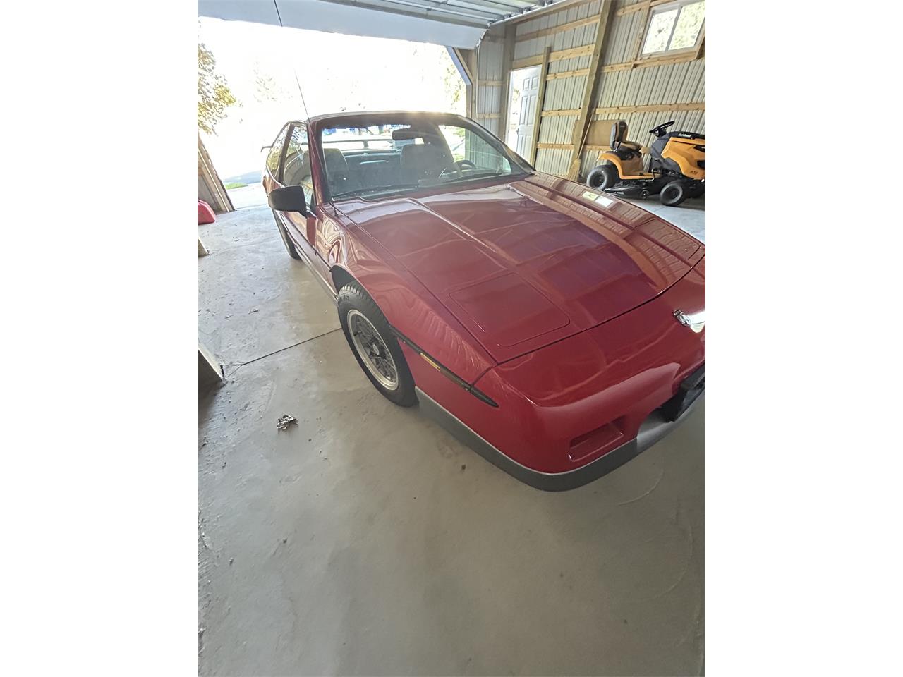 Pontiac-Fiero-1986-Red-Grey-2