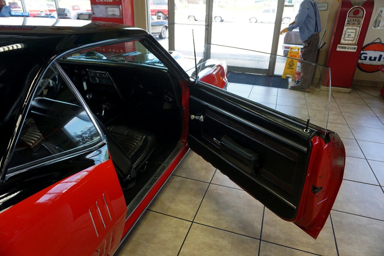 Pontiac-Firebird-1968-Classic-Car-22