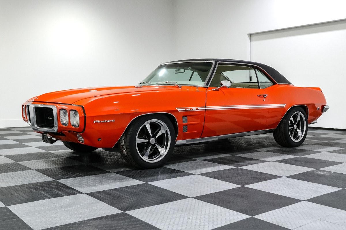 Pontiac-Firebird-1969-Coupe-2