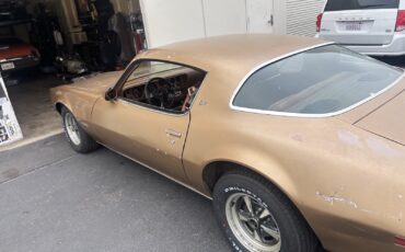 Pontiac-Firebird-1975-Sedan-1