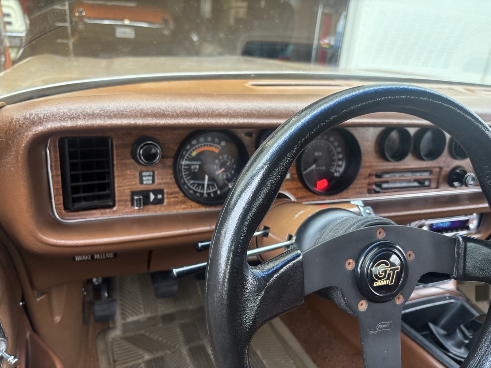 Pontiac-Firebird-1975-Sedan-11