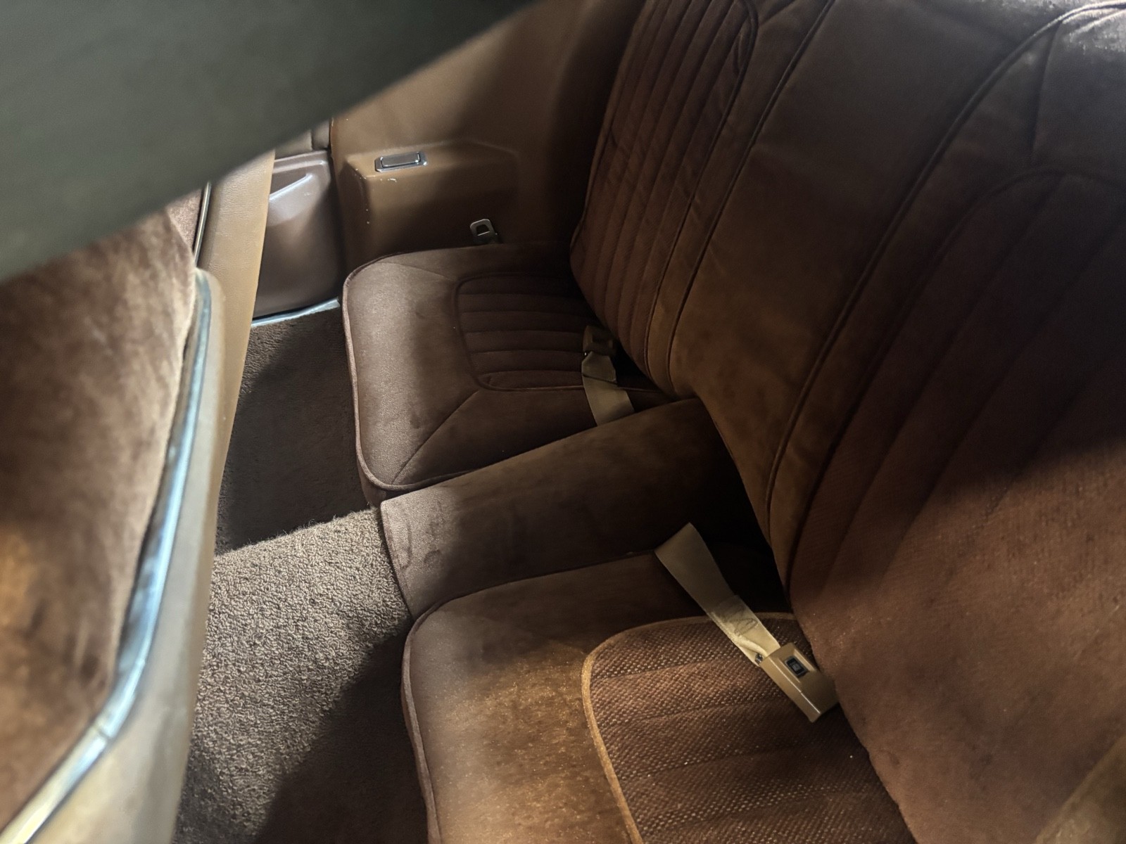 Pontiac-Firebird-1975-Sedan-12