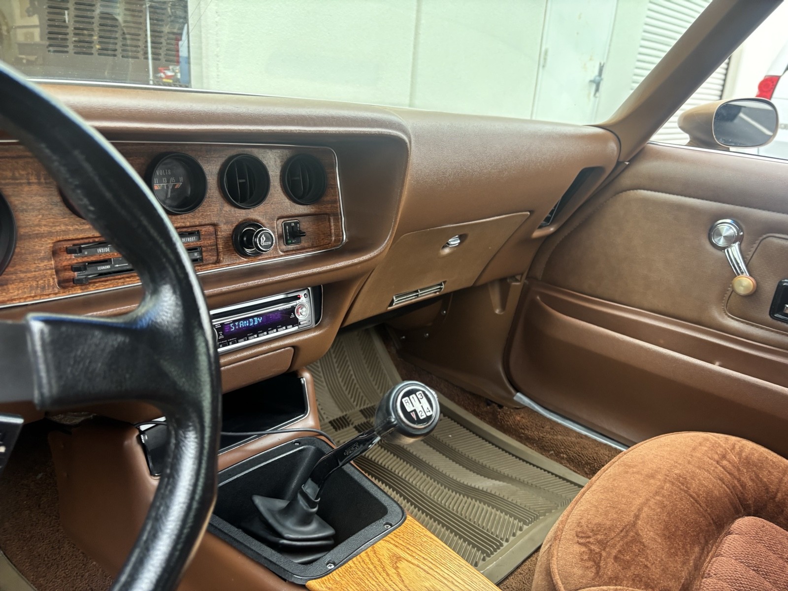 Pontiac-Firebird-1975-Sedan-16