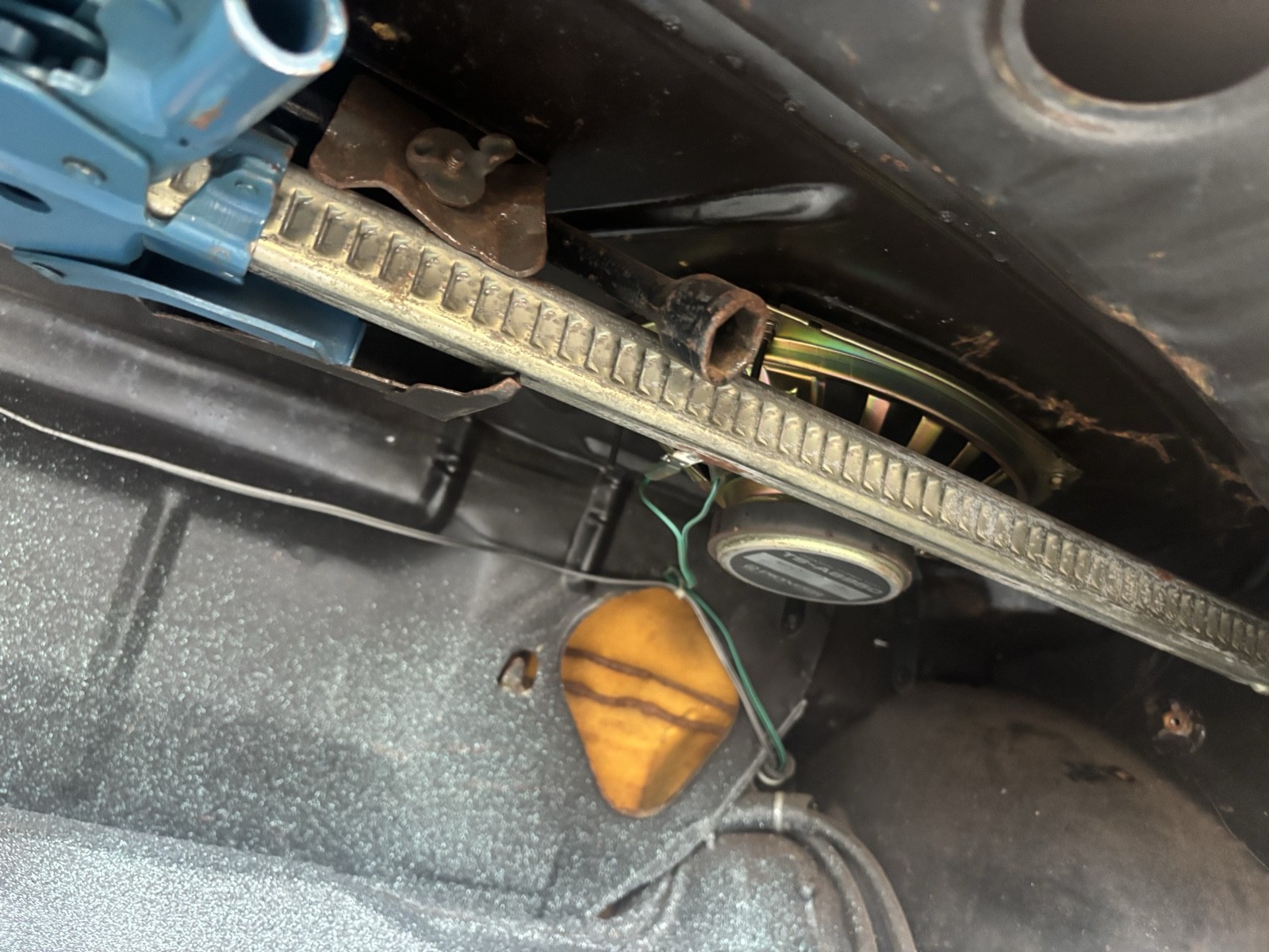 Pontiac-Firebird-1975-Sedan-22