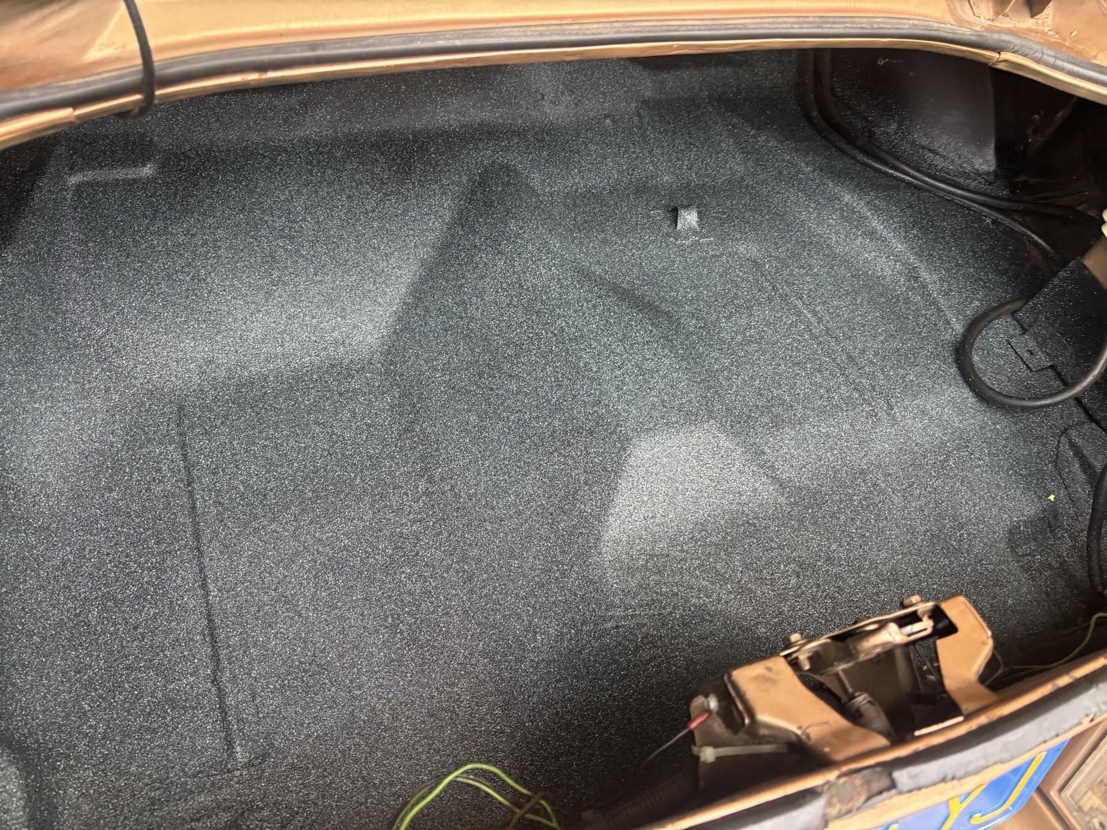 Pontiac-Firebird-1975-Sedan-8