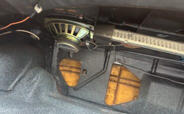 Pontiac-Firebird-1975-Sedan-9