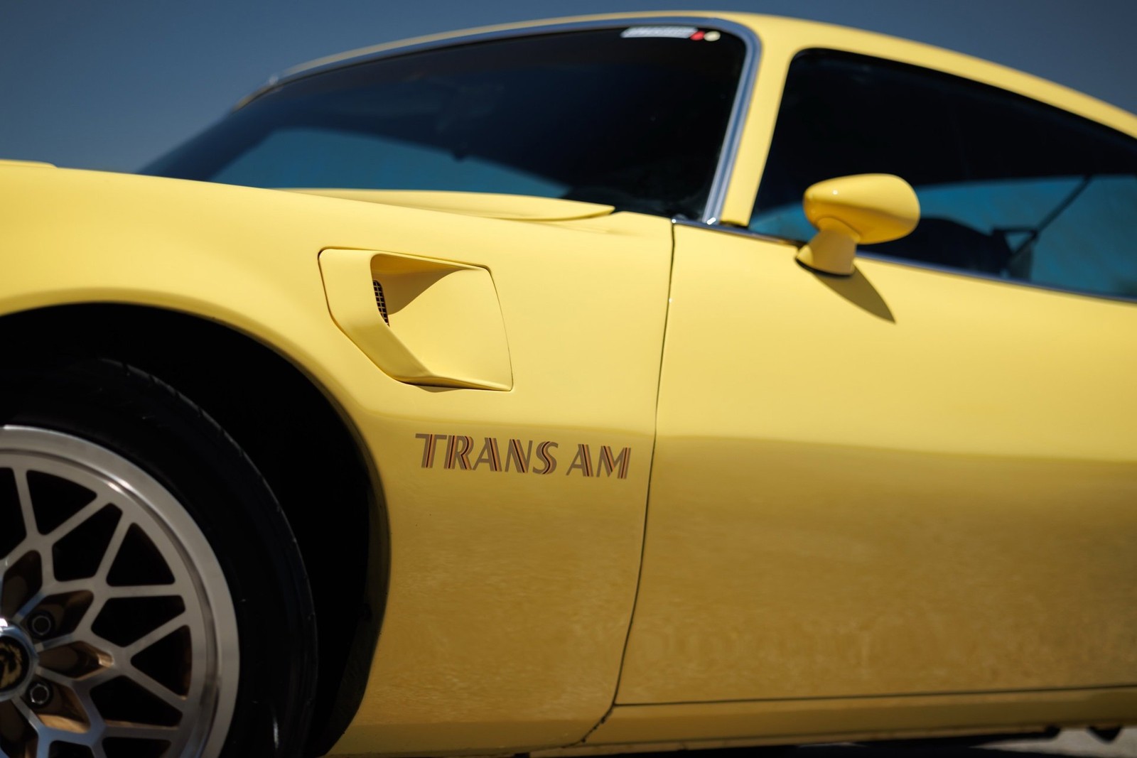 Pontiac-Firebird-1977-2D-Coupe-24