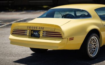 Pontiac-Firebird-1977-2D-Coupe-26