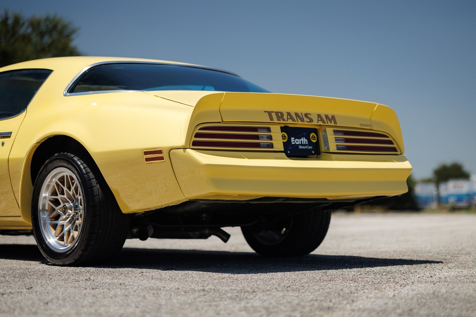 Pontiac-Firebird-1977-2D-Coupe-34