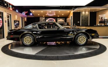 Pontiac-Firebird-1977-Black-21