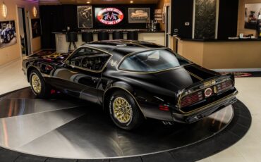 Pontiac-Firebird-1977-Black-4