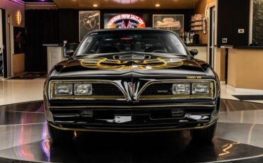 Pontiac-Firebird-1977-Black-42