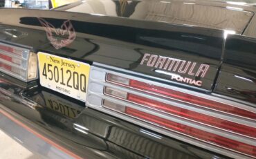 Pontiac-Firebird-1977-Black-Black-15