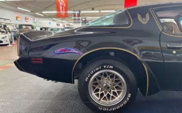 Pontiac-Firebird-1979-24