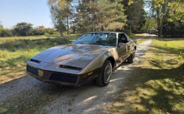 Pontiac-Firebird-1984-Coupe