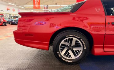 Pontiac-Firebird-1987-Hatchback-27