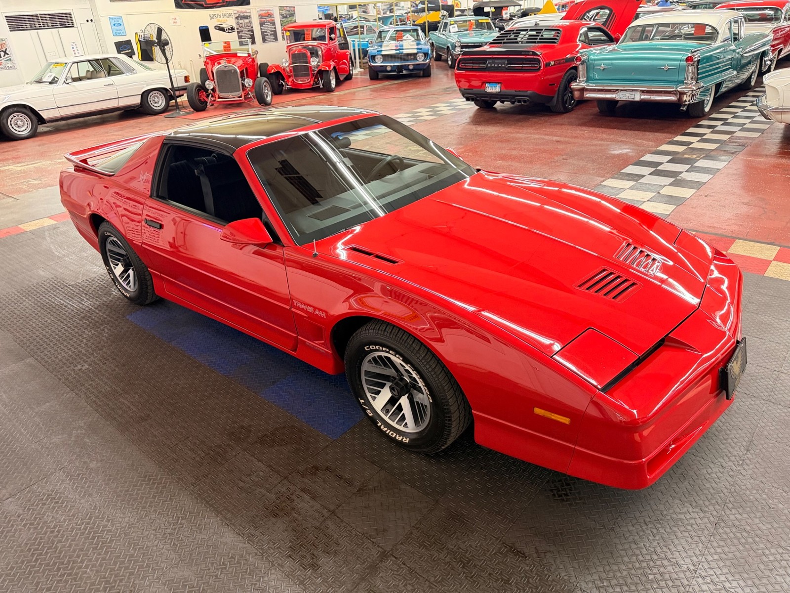 Pontiac-Firebird-1987-Hatchback-31