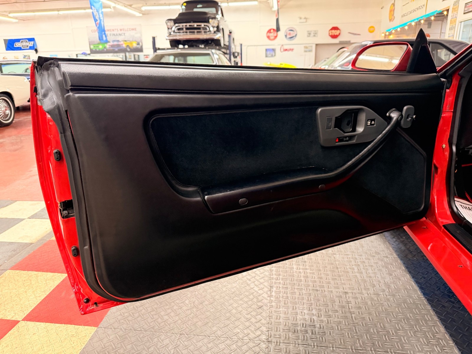 Pontiac-Firebird-1987-Hatchback-38