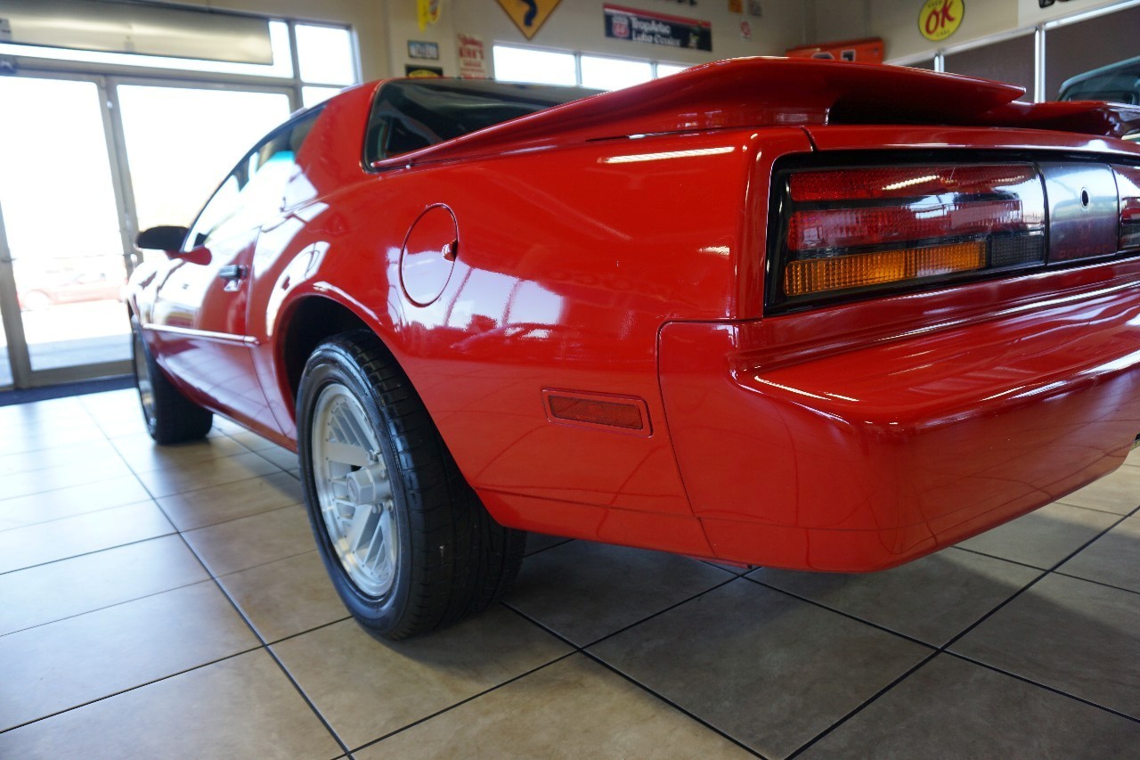 Pontiac-Firebird-1991-Coupe-15