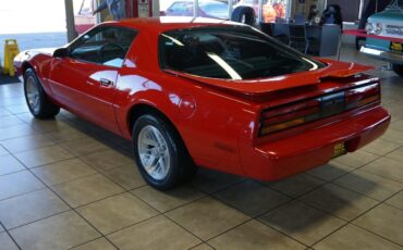 Pontiac-Firebird-1991-Coupe-3