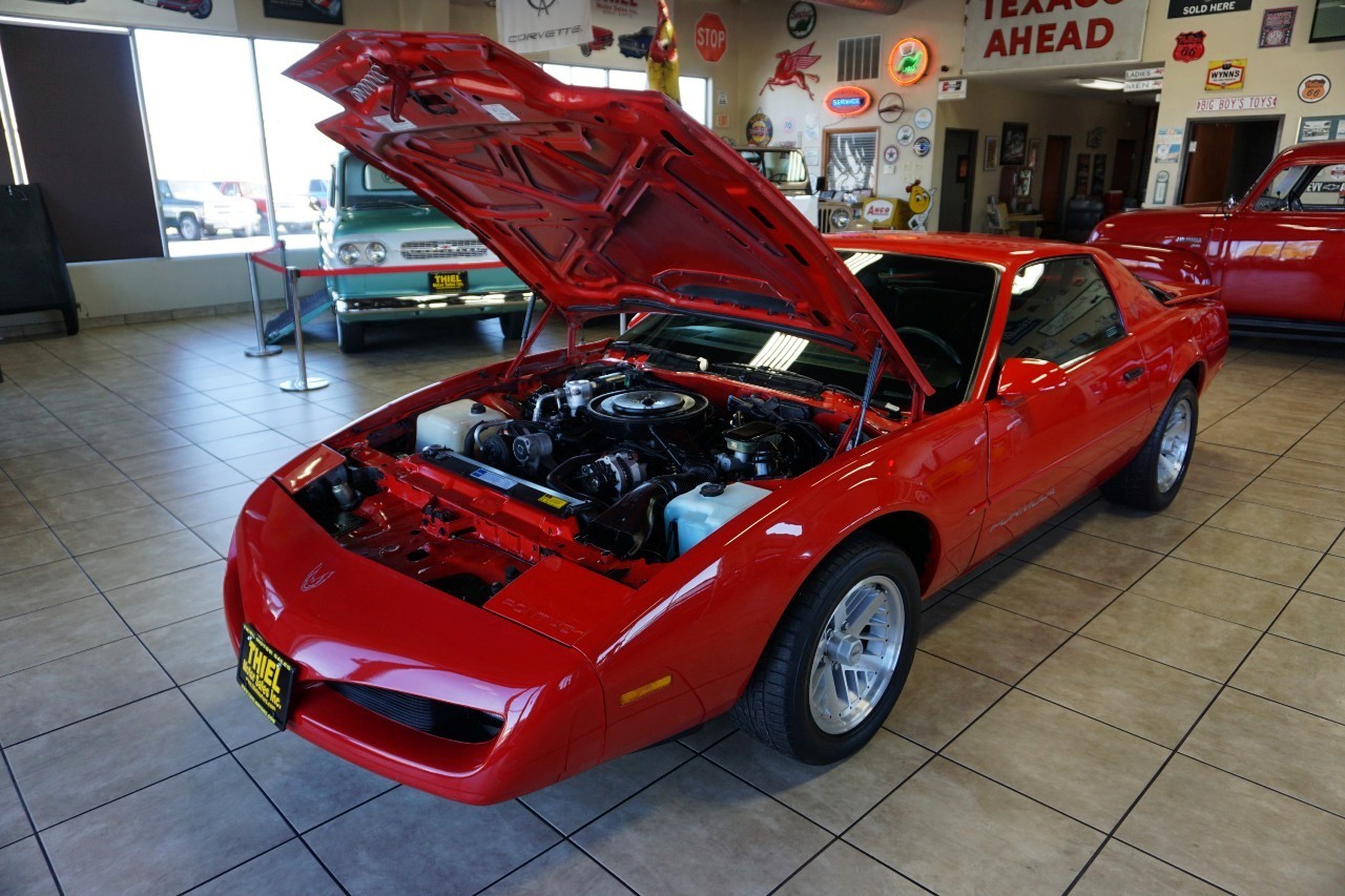 Pontiac-Firebird-1991-Coupe-30