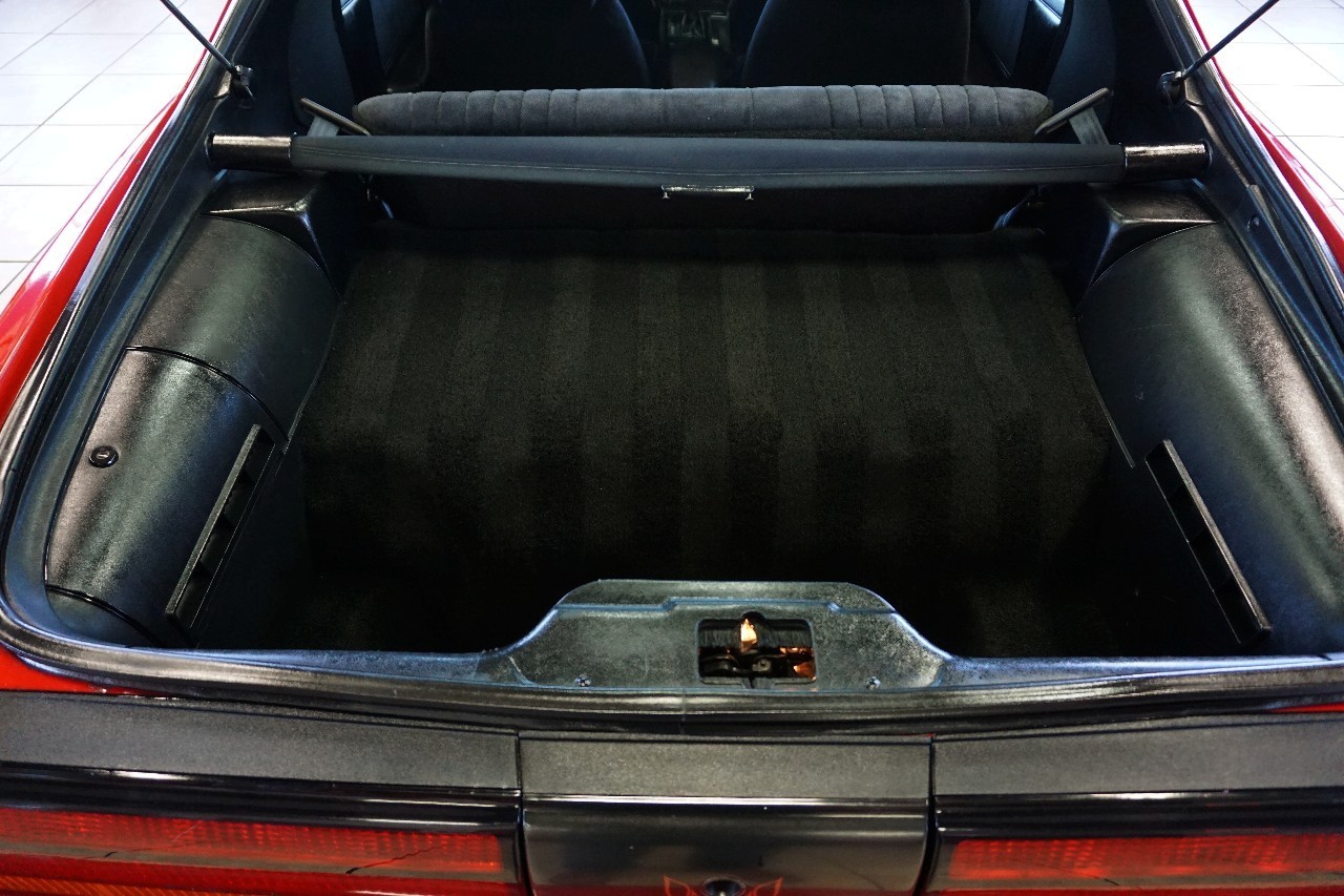 Pontiac-Firebird-1991-Coupe-35