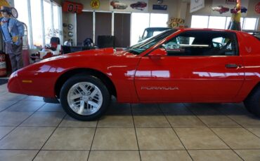 Pontiac-Firebird-1991-Coupe-38