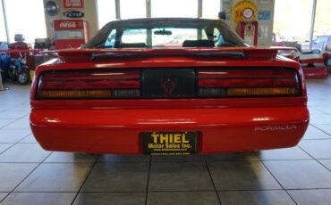 Pontiac-Firebird-1991-Coupe-5