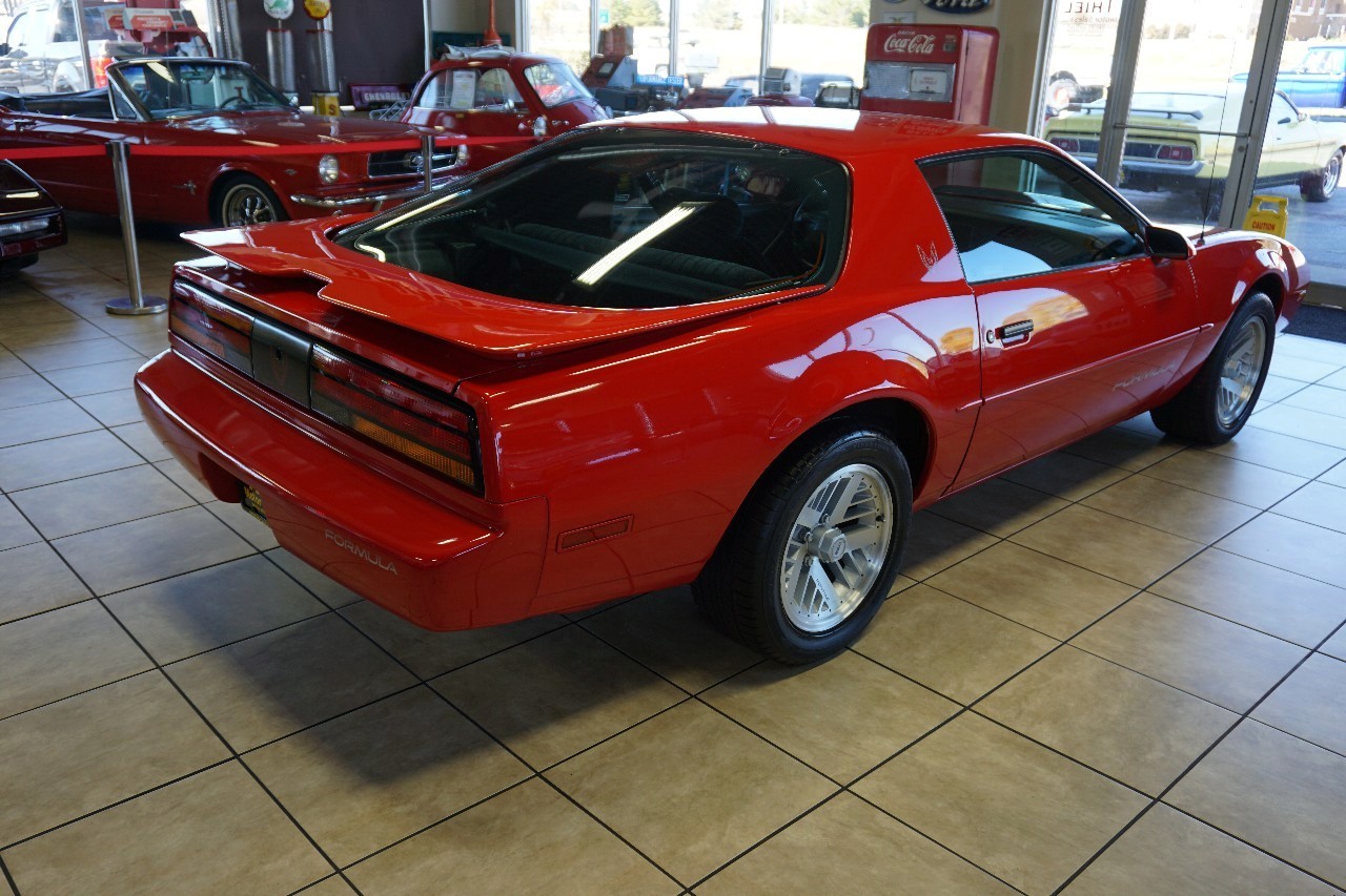 Pontiac-Firebird-1991-Coupe-6