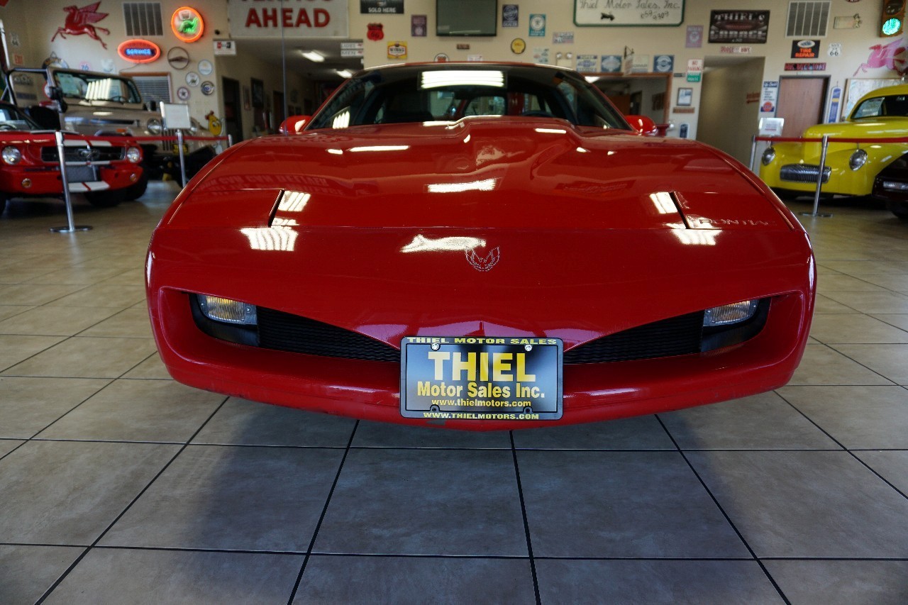 Pontiac-Firebird-1991-Coupe-9