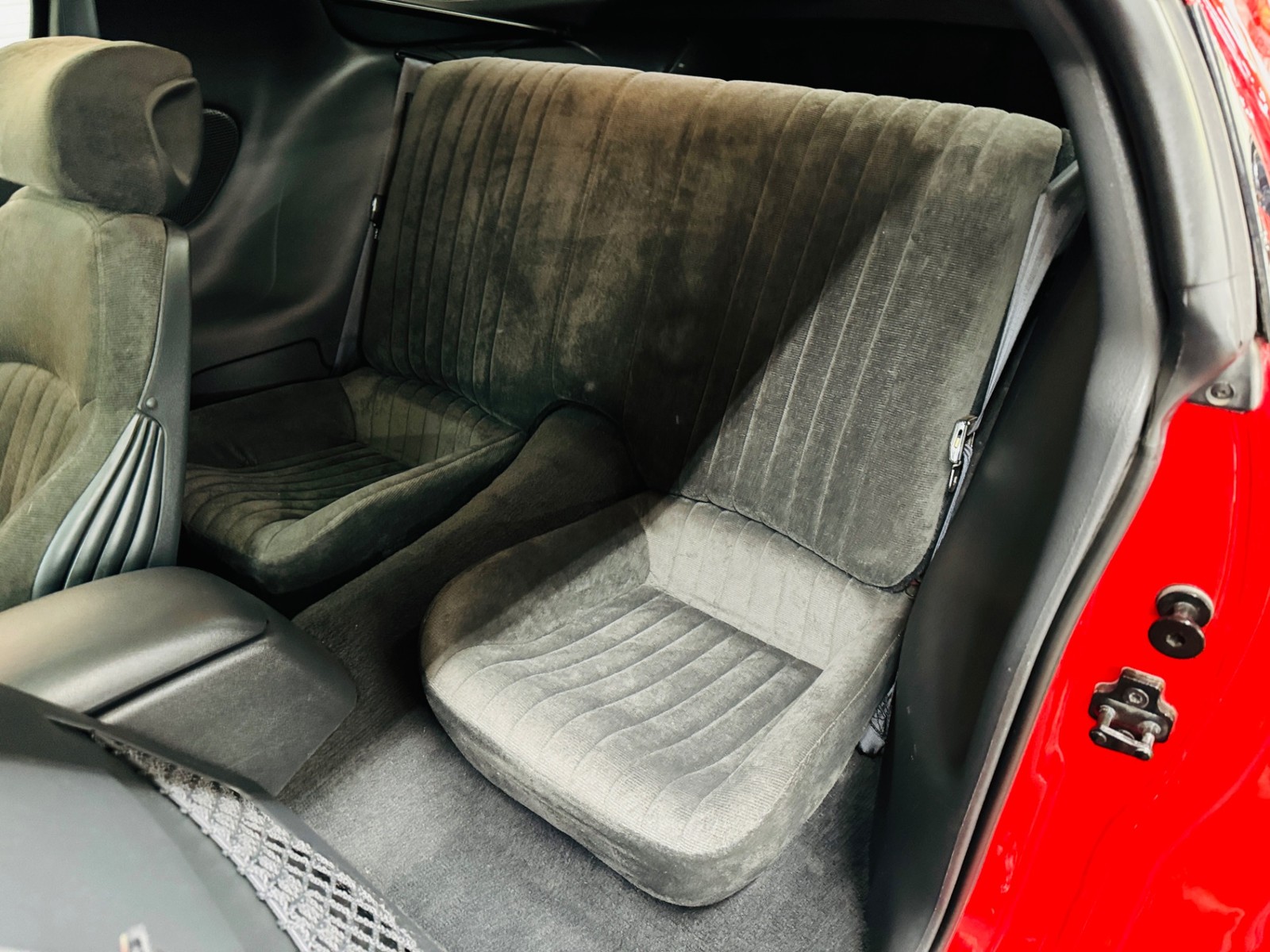 Pontiac-Firebird-1996-Coupe-39