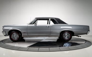 Pontiac-GTO-1964-Sedan-15