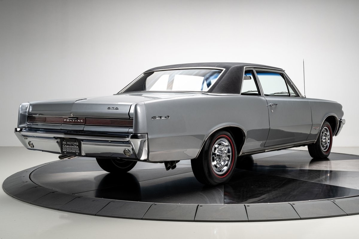 Pontiac-GTO-1964-Sedan-16