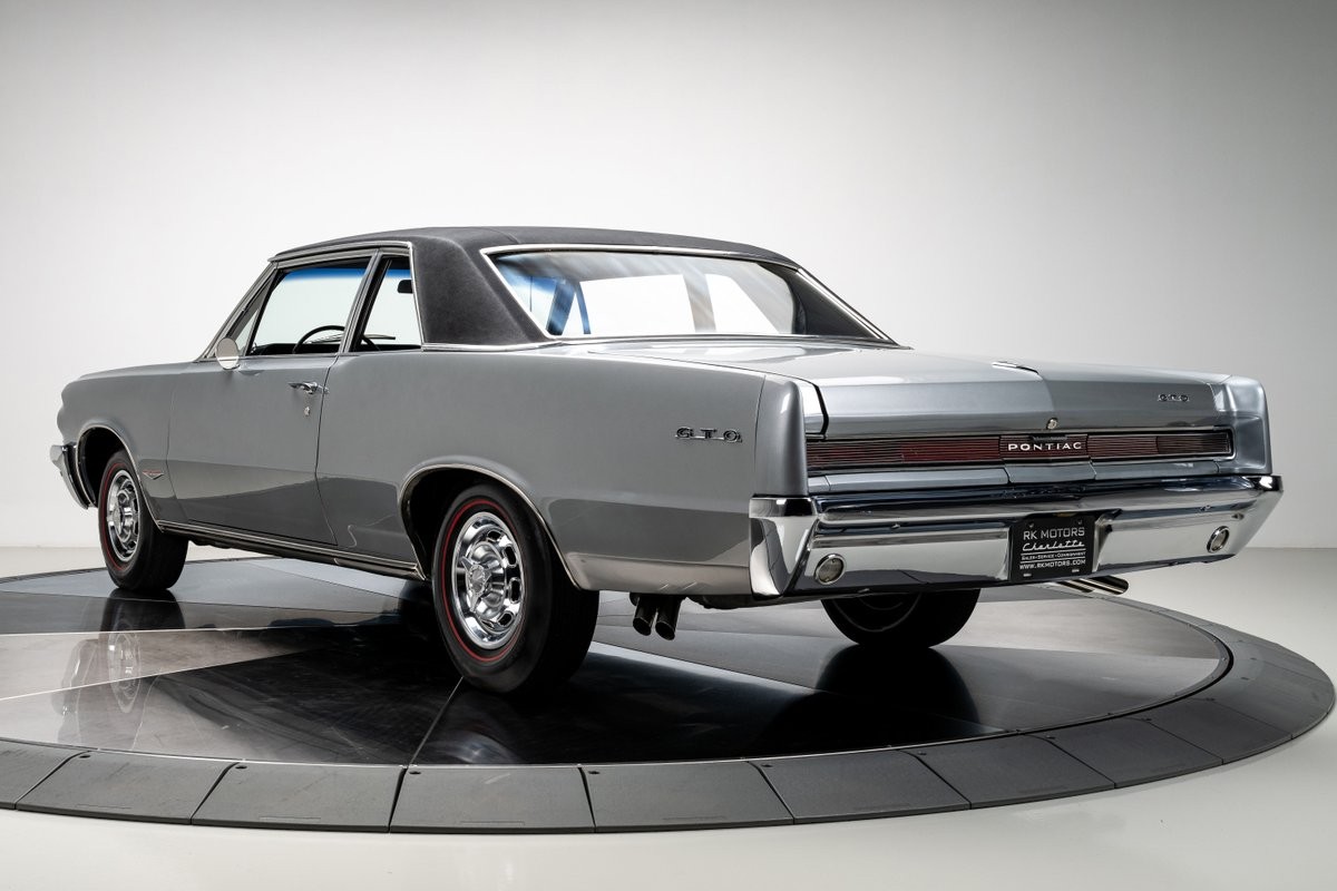 Pontiac-GTO-1964-Sedan-19