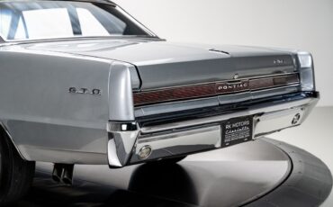 Pontiac-GTO-1964-Sedan-20