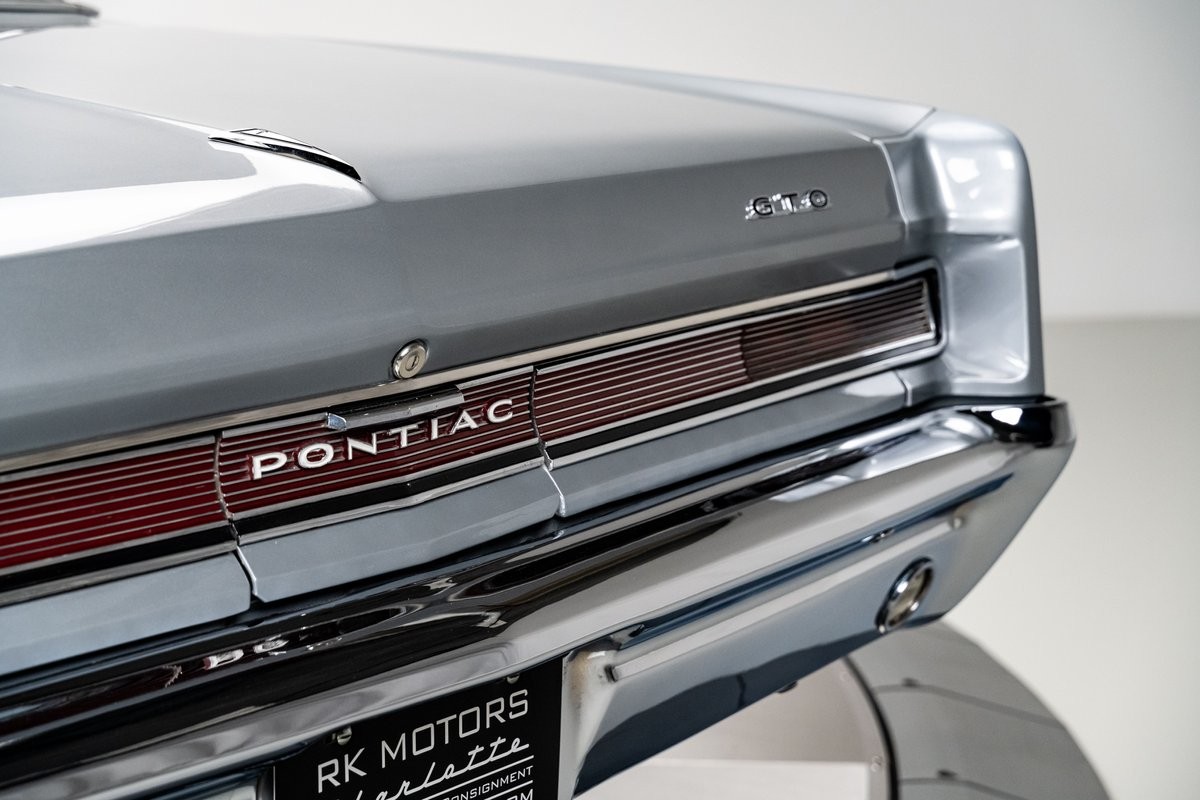 Pontiac-GTO-1964-Sedan-21