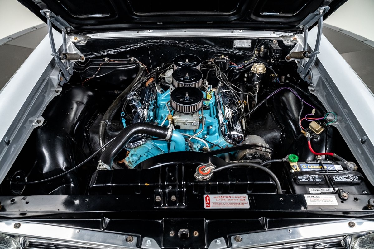 Pontiac-GTO-1964-Sedan-25