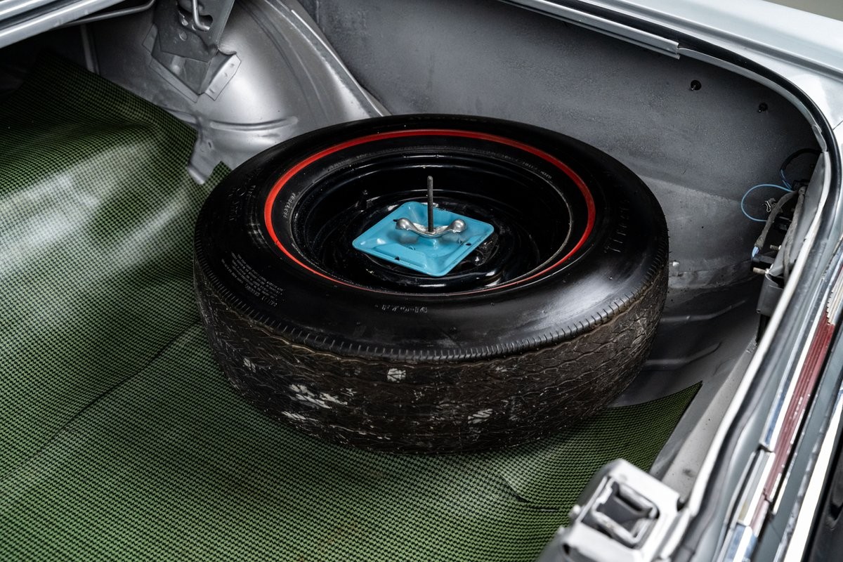 Pontiac-GTO-1964-Sedan-33