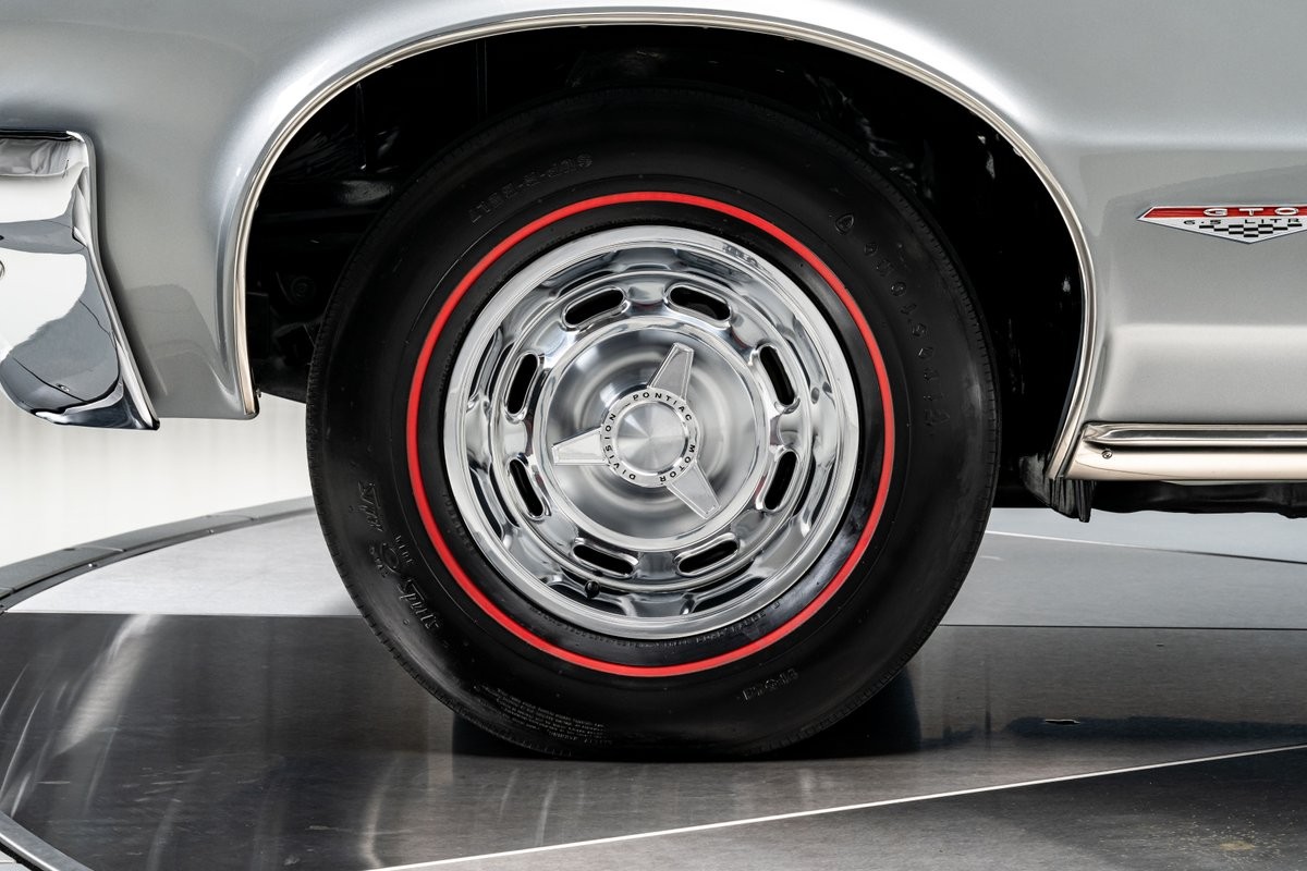 Pontiac-GTO-1964-Sedan-35