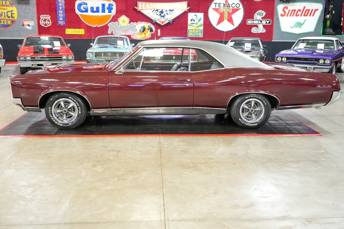 Pontiac-GTO-1967-Coupe-2