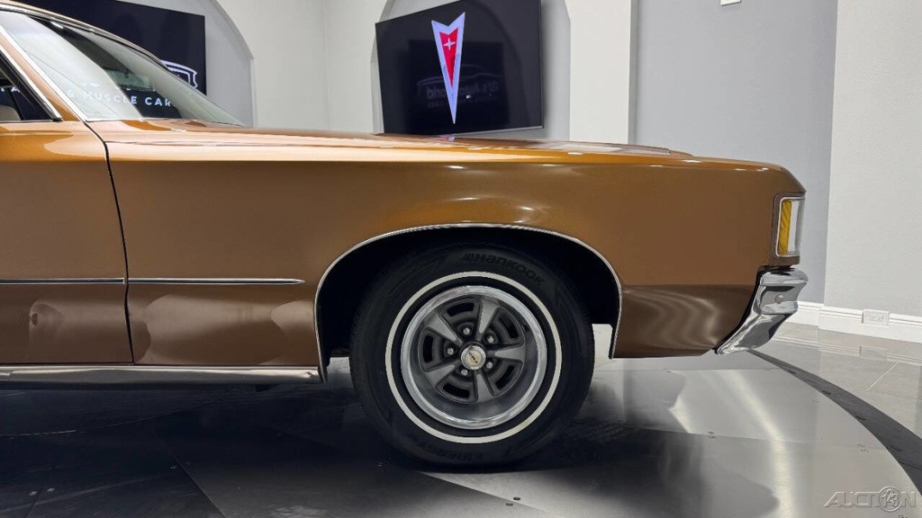 Pontiac-Grand-Prix-1971-12