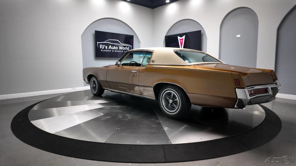 Pontiac-Grand-Prix-1971-21