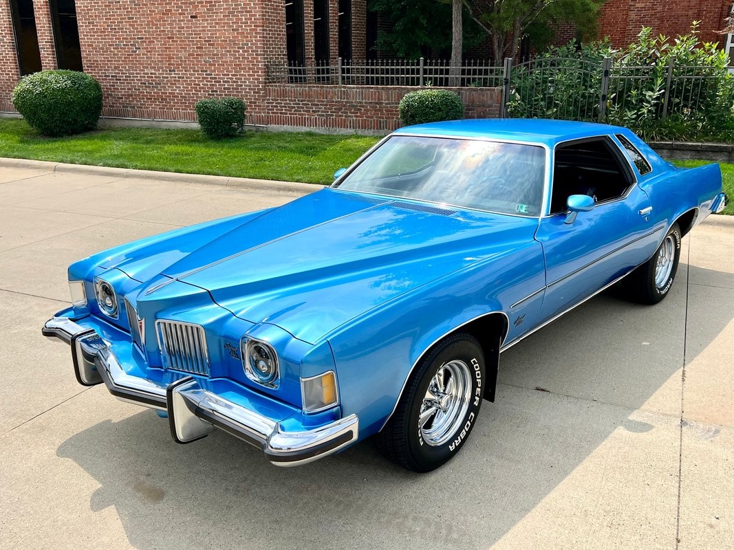 Pontiac-Grand-Prix-1973-Coupe-12