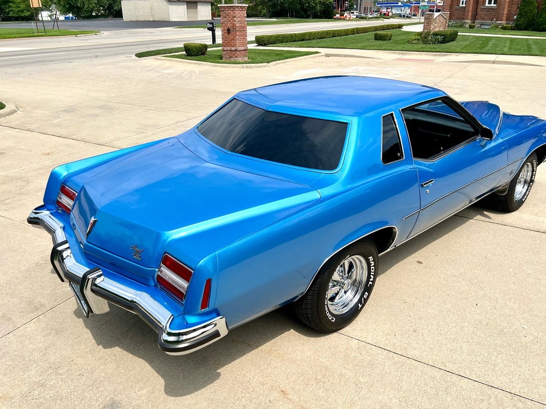 Pontiac-Grand-Prix-1973-Coupe-15
