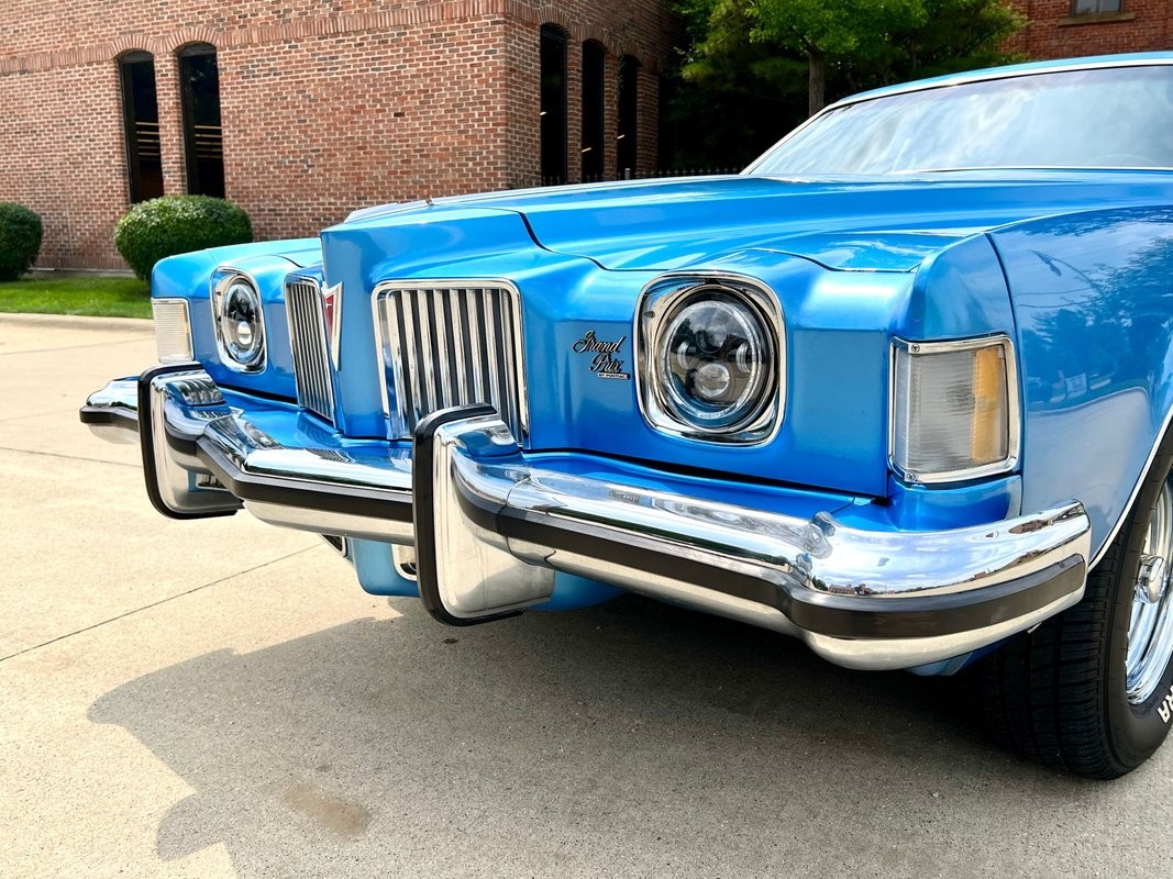 Pontiac-Grand-Prix-1973-Coupe-18